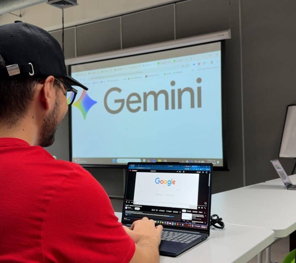 Este curso es en modalidad virtual y tiene una duración de cuatro meses. FOTO Alcaldía de Medellín.