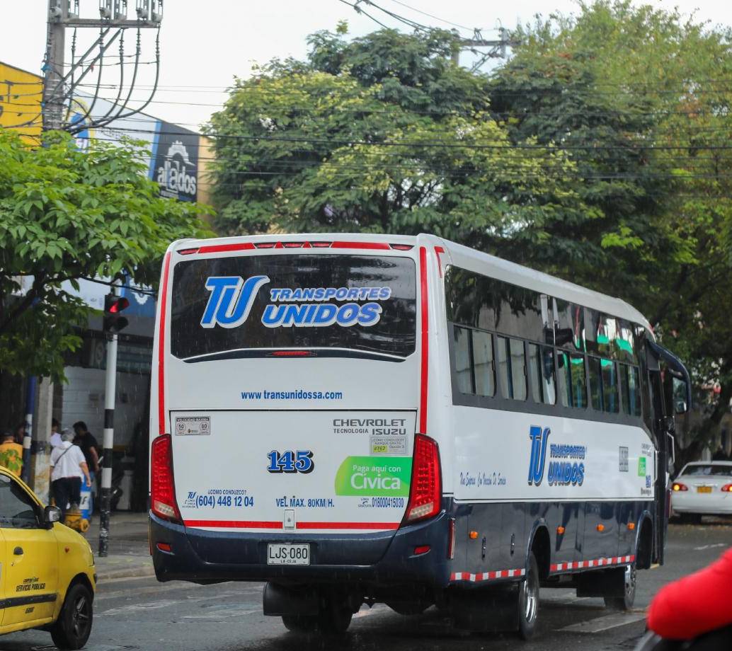 Los buses intermunicipales que aceptarán el pago con la tarjeta Cívica estarán contramarcados con logos distintivos. FOTO Metro de Medellín.