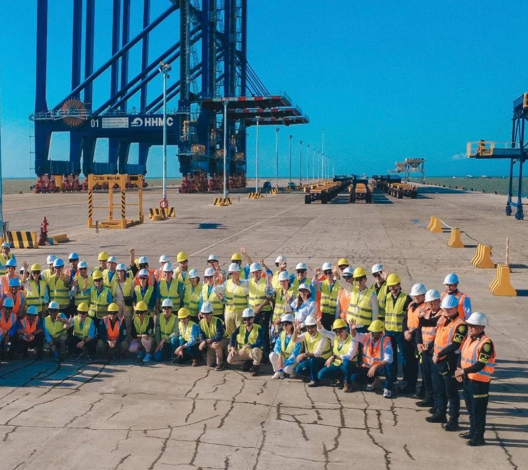 Es la primera vez en 50 años que Proantioquia realiza su asamblea de afiliados fuera del Valle de Aburrá. En la foto, los afiliados en Puerto Antioquia. FOTO Proantioquia.