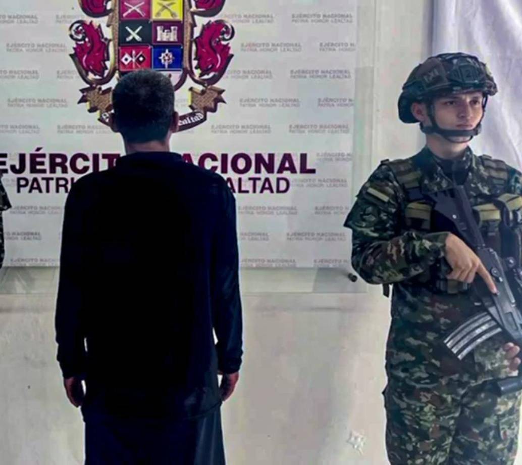 El presunto integrante del Clan del Golfo, según las autoridades, tendría más de 10 años de trayectoria criminal. FOTO: Séptima División del Ejército. 
