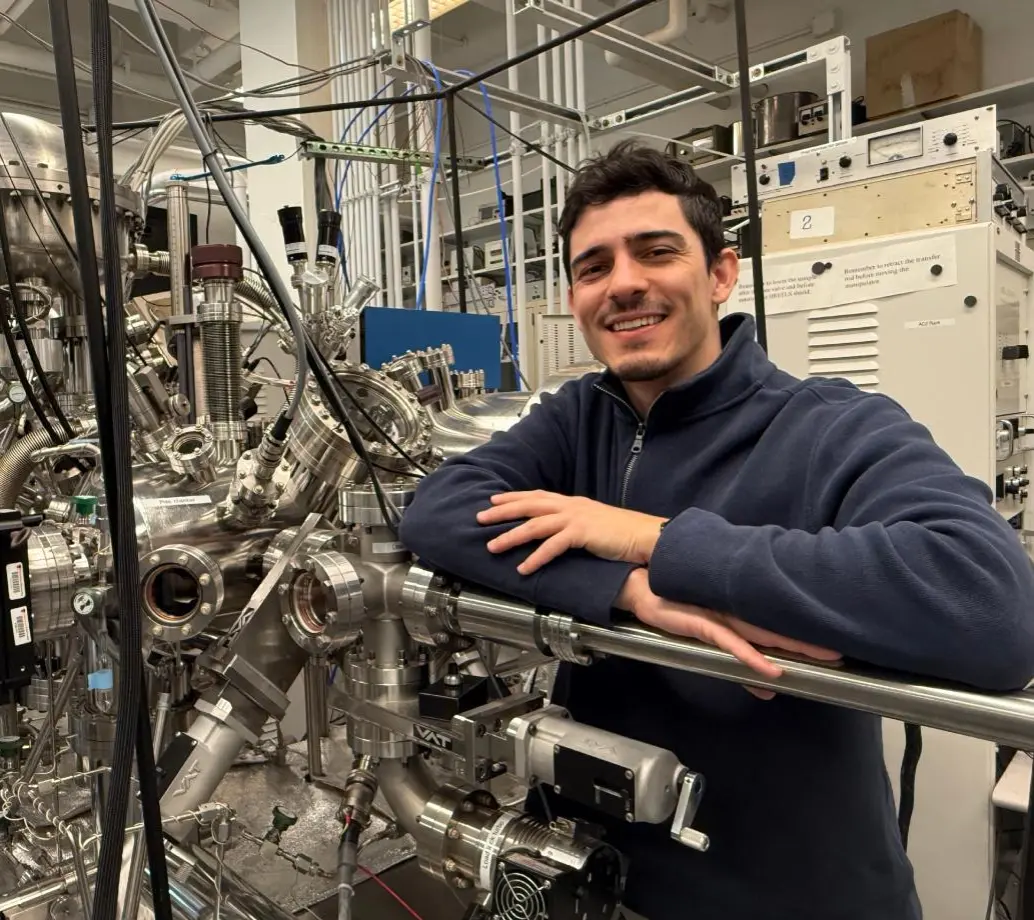 Camilo Jaramillo en el Princeton Plasma Physics Laboratory, un laboratorio nacional de Estados Unidos enfocado en el desarrollo de energía de fusión. FOTO: Cortesía 