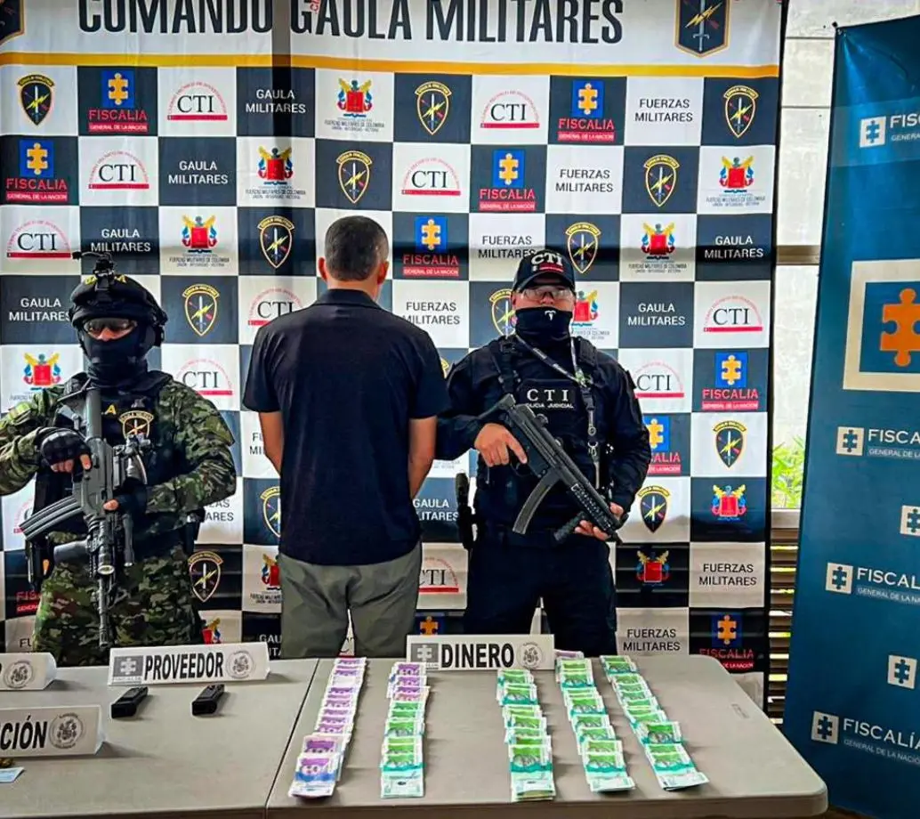 A alias ‘Choroto’ lo capturaron en posesión de más de $20 millones en efectivo. FOTO Ejército Nacional.