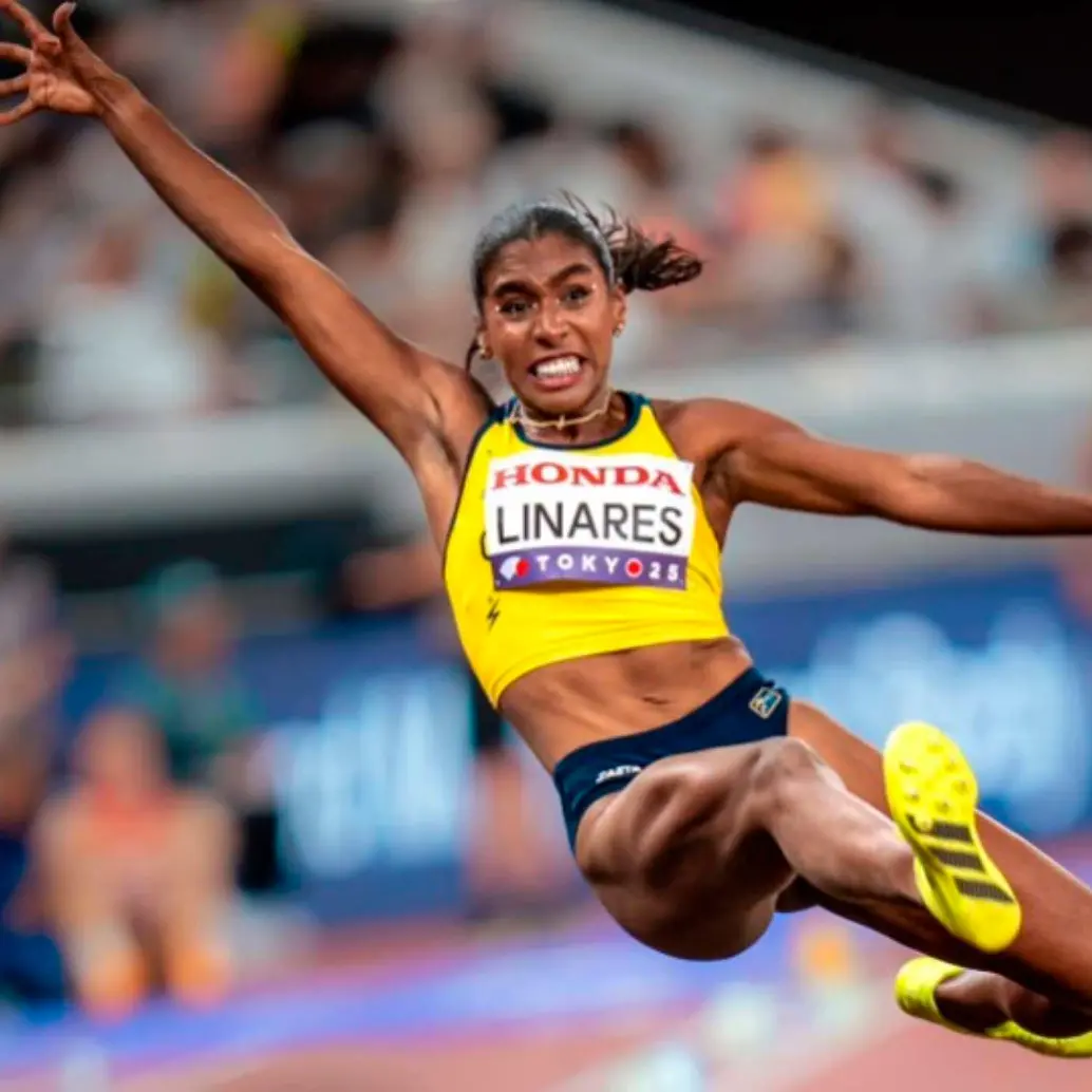 Natalia Linares en su competencia en Tokio donde alcanzó la medalla de bronce. FOTO @worldathletics