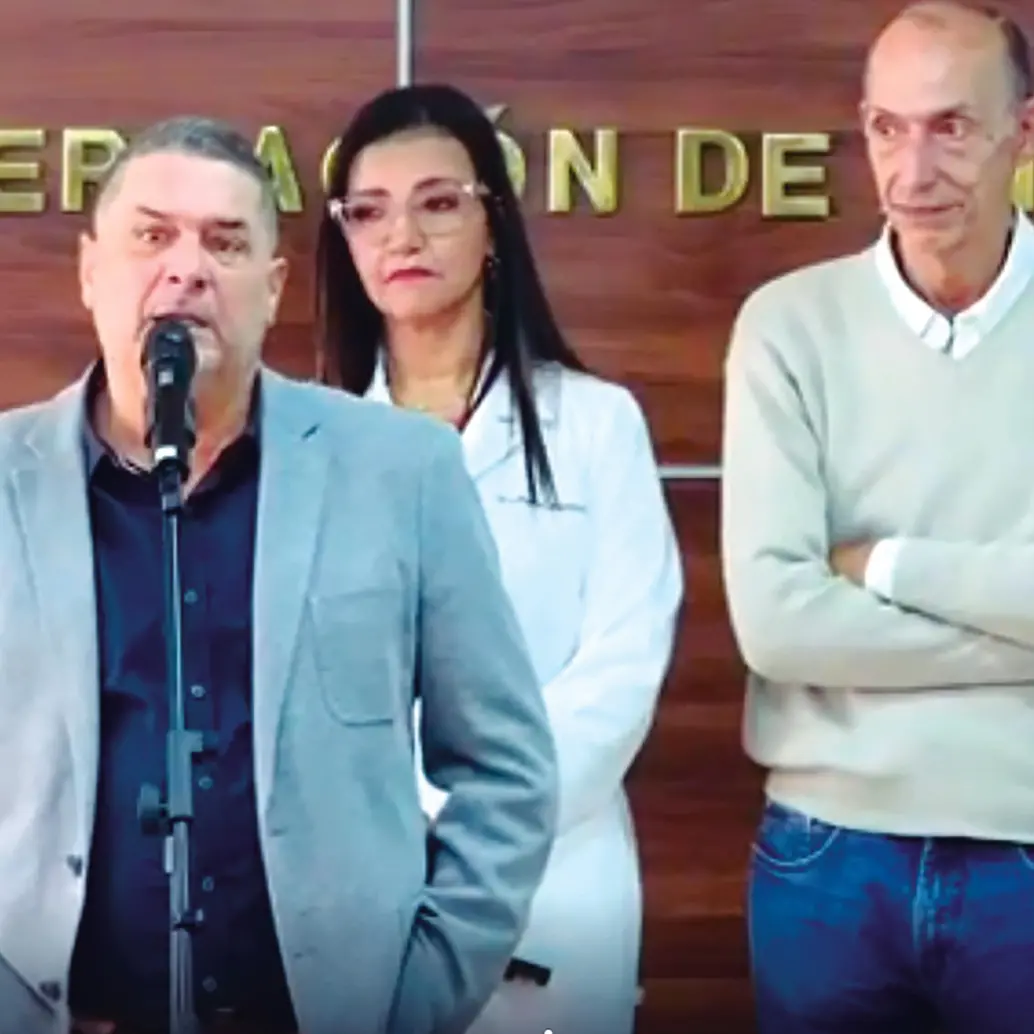 Luis Fernando Arroyave Soto, gerente del Hospital San Rafael de Itagüí, durante una rueda de prensa. FOTO Cortesía Gobernación