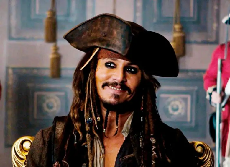 Jerry Bruckheimer, productor de Piratas del Caribe anunció que están trabajando un guión para convencer a Johnny Depp de participar en lo que sería la sexta película de la saga. Foto Colprensa/Disney.