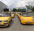 Entre los cambios propuestos está exigir a las plataformas mayor transparencia sobre el precio que pagan los usuarios y las comisiones que se descuentan a los taxistas. FOTO: EL COLOMBIANO