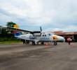 La presencia de personas en la pista y fallas en infraestructura motivaron a Satena a suspender temporalmente vuelos hacia el Pizarro, Chocó. FOTO cortesía Satena