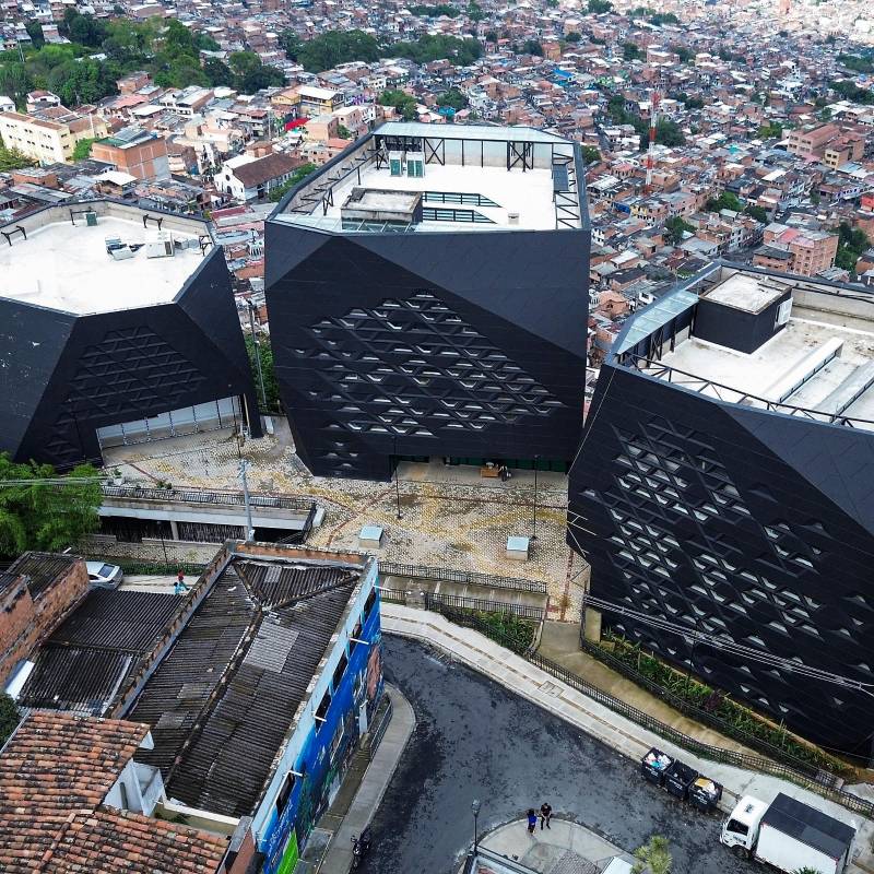 El Parque Biblioteca Santo Domingo conocido durante años como Biblioteca España podría estar listo en mayo con las obras finales que se llevarán a cabo en el auditorio de esta infraestructura. FOTO: Manuel Saldarriaga
