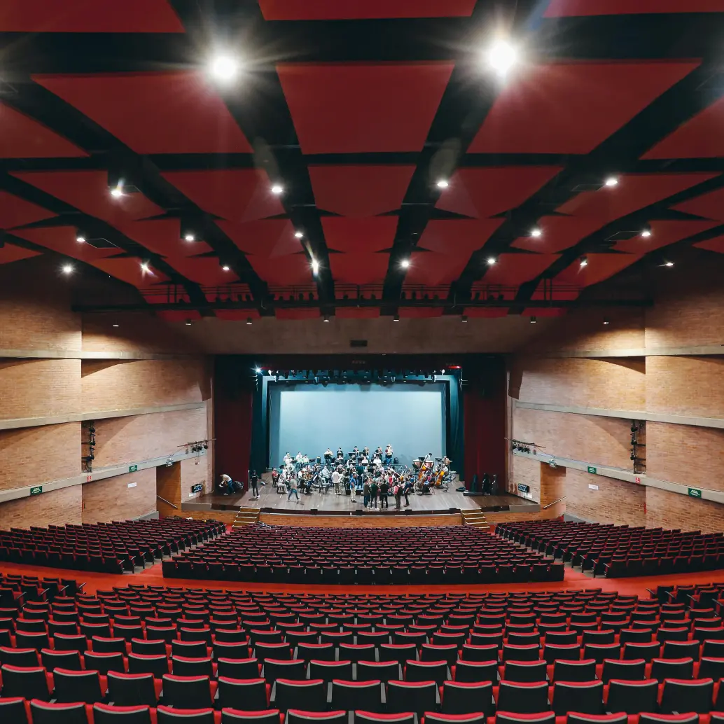 El Teatro de la Universidad de Medellín es uno de los escenarios culturales más grandes del país. Allí se presentan shows de distinto tipo, entre ellos comedia, conciertos y obras de teatro. FOTO manuel saldarriaga 