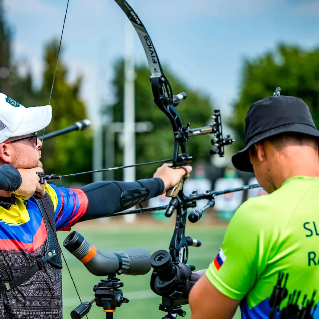 Santiago Arcila, uno de los mejores arqueros en la modalidad de recurvo de Colombia. FOTO CORTESÍA FEDERACIÓN ARQUEROS DE COLOMBIA