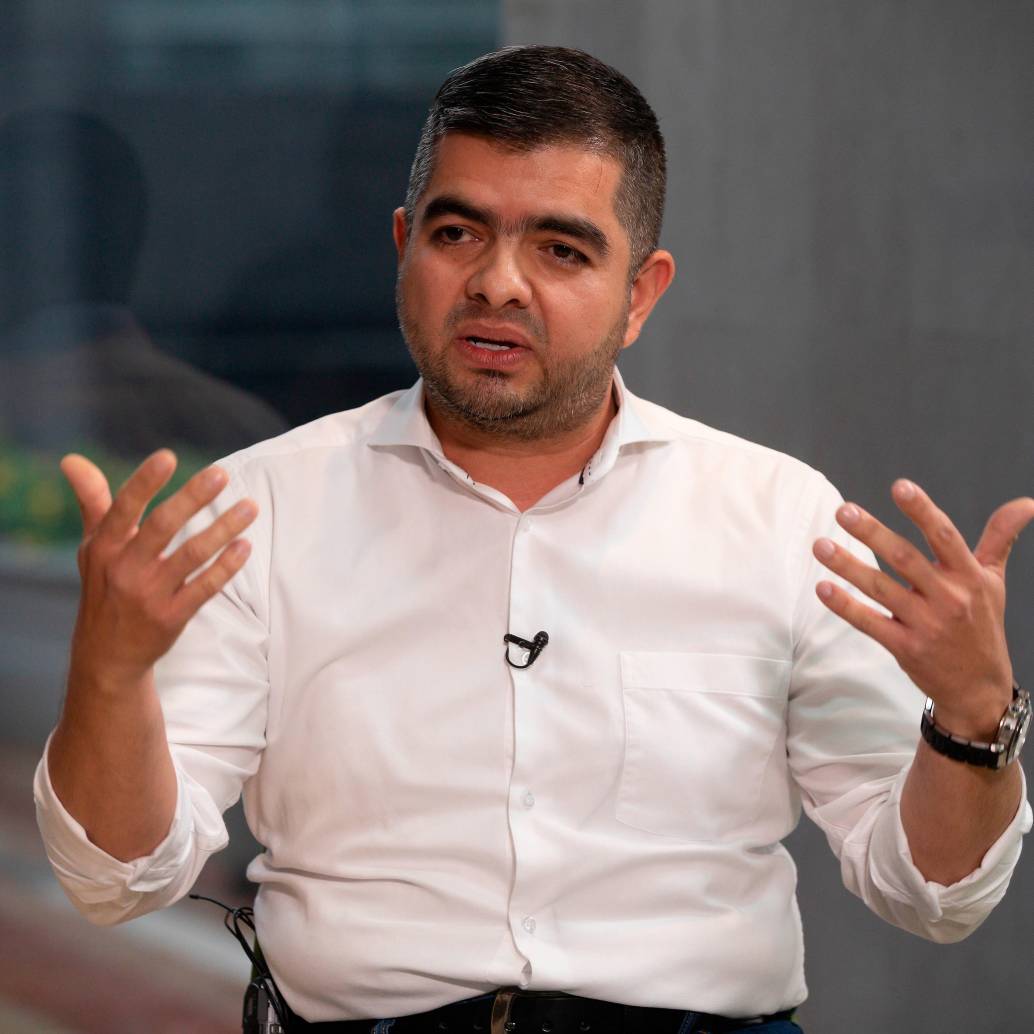 El exsenador liberal y excandidato a la Gobernación de Antioquia, Julián Bedoya, es señalado desde 2019 de haber incurrido en presuntas irregularidades para graduarse como abogado. FOTO Esneyder Gutiérrez
