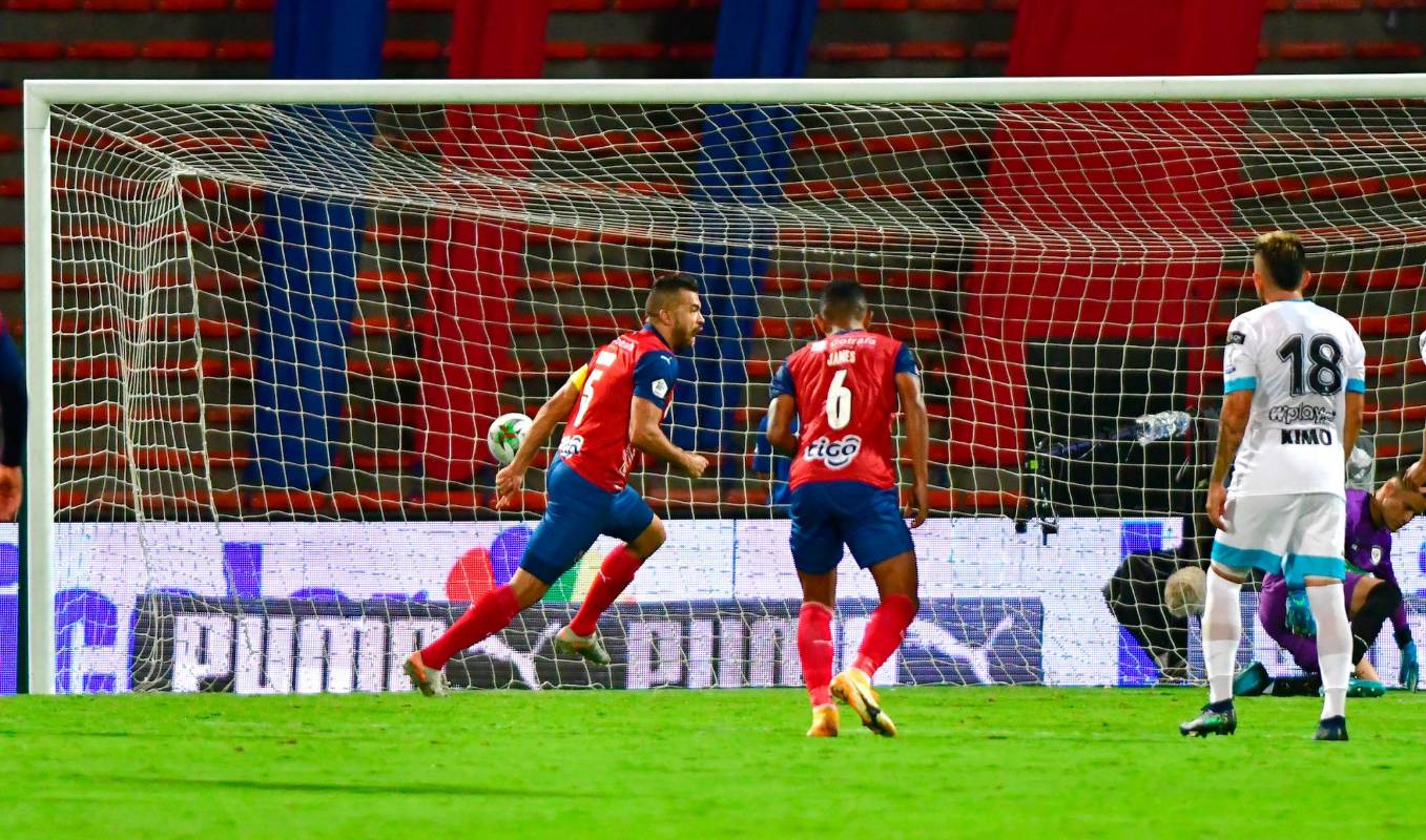Un penalti en el minuto 37 cobrado por Andrés Cadavid le dio el triunfo al equipo dirigido por Hernán Darío Gómez. Foto: Colprensa