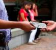 La mujer de 22 años al parecer contactaba a las niñas para que le prestaran servicios sexuales al adulto mayor. FOTO ILUSTRACIÓN: EL COLOMBIANO