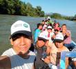 Humberto Babarishora (adelante) coordina proyectos para empoderar a los jóvenes y evitar que terminen en las filas de los grupos armados. <b><span class=mln_uppercase_mln> </span></b>FOTO<b><span class=mln_uppercase_mln> cortesía</span></b>