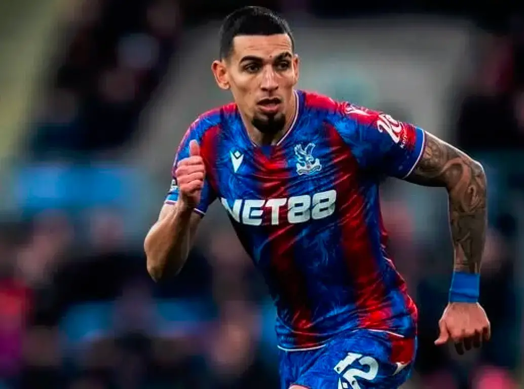 Daniel Muñoz regresaría en el duelo del Crystal Palace frente al Manchester City, el domingo a las 9:00 a.m. FOTO @CPFC