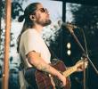 Radicado en Florida, este cantautor paisa ha construido una trayectoria constante entre el indie, el folk y el soft rock que hoy lo lleva a compartir escenario con una figura global. FOTO Cortesía