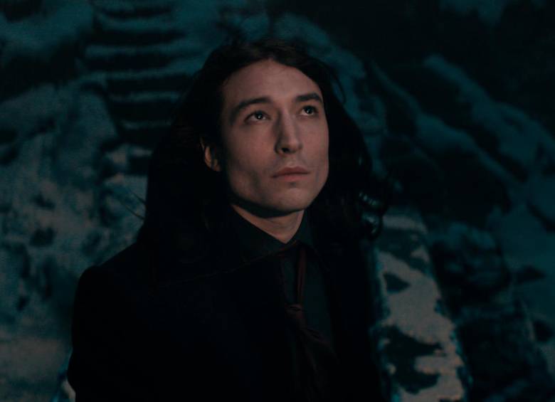 Ezra Miller es uno de los aliados de Gellert Grindelwald en la saga Animales fantásticos y dónde encontrarlos, parte del mundo mágico de Harry Potter. FOTO CORTESÍA