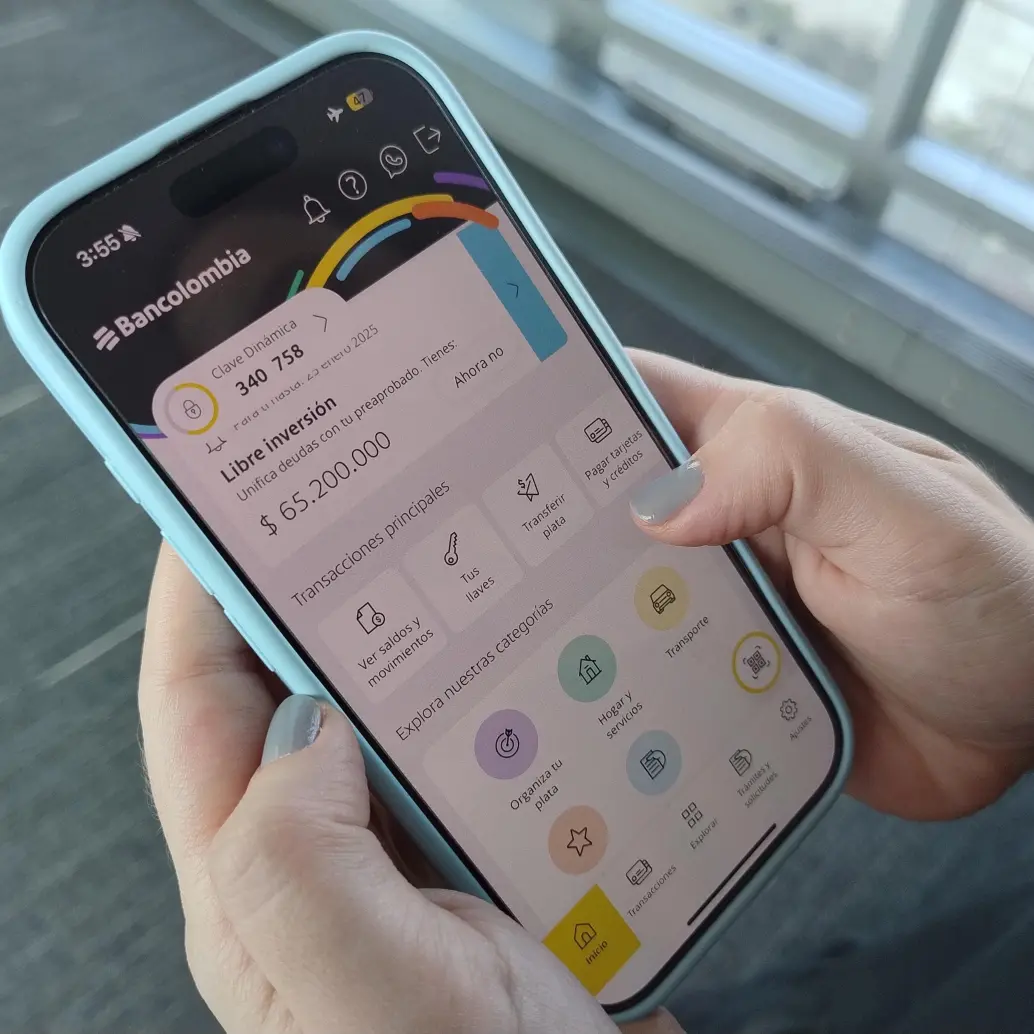 El banco pidió a sus clientes organizar sus operaciones financieras antes del 6 de julio, para evitar inconvenientes. La recomendación clave es anticipar pagos digitales y retiros electrónicos, y en caso de necesitar realizar compras durante el horario de suspensión, hacerlo con tarjetas físicas o retirar dinero en cajeros automáticos. FOTO: Cortesía.