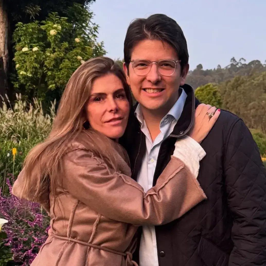 <span class="mln_uppercase_mln">María</span><b><span class="mln_uppercase_mln"> Carolina Hoyos Turbay</span></b><span class="mln_uppercase_mln">, de 53 años, junto a su hermano, el fallecido senador Miguel Uribe Turbay. FOTO: INSTAGRAM @mcarolinahoyost</span>
