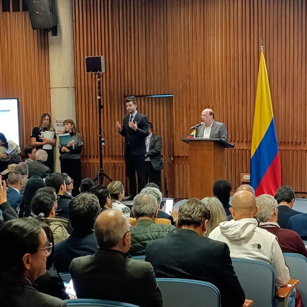 El ministro Germán Ávila Plazas cuestionó las decisiones del Banco de la República tras nuevas alzas en tasas de interés. FOTO tomada de X