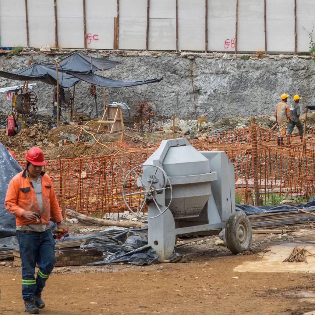 Imagen de referencia de unas obras viales. Foto: EL COLOMBIANO