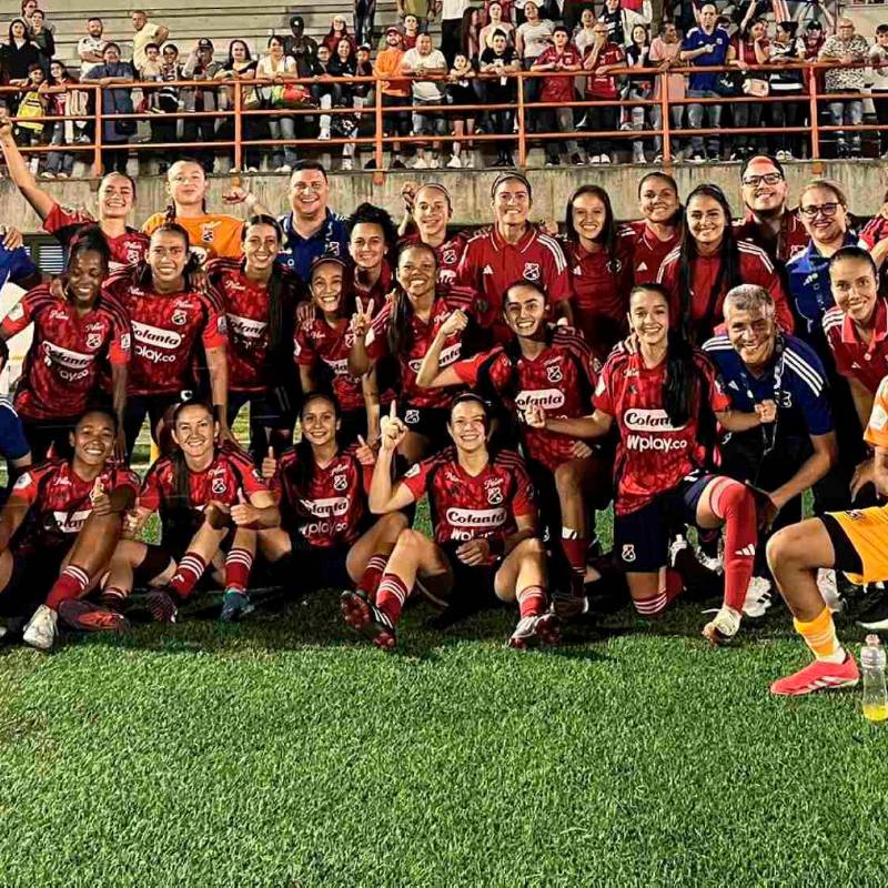 Este es el grupo del DIM que orienta Carlos Osorio quien ya estuvo en una semifinal dirigiendo al Deportivo Pereira. FOTO TOMADA X@DIMOficialFem