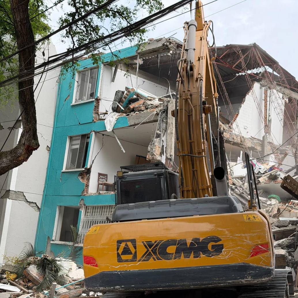 En Cali comenzó la demolición de 11 edificios tras el terremoto de hace un mes. Foto: Alcaldía de Cali
