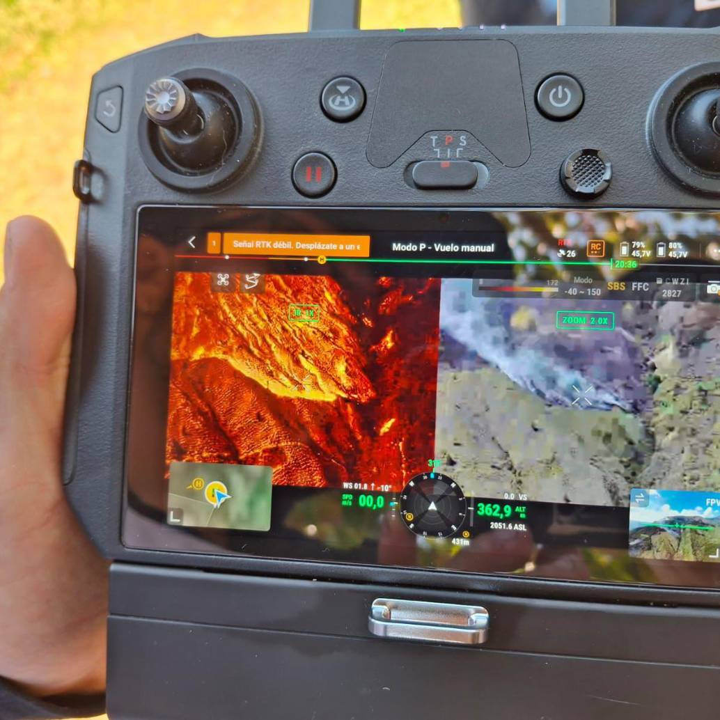 Así monitorean, con drones, los focos del incendio en el Cerro Quitasol al Norte del Valle de Aburrá. FOTO: Cortesía Alcaldía de Bello