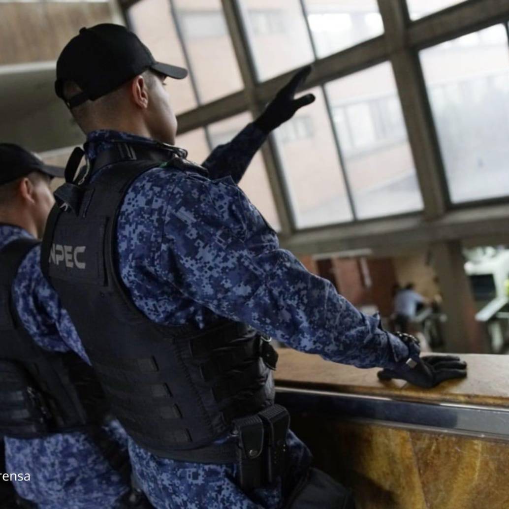Funcionarios del Inpec participaron en el megaoperativo nacional del 9 de octubre, en el que fueron intervenidas 123 cárceles como respuesta a los ataques contra el cuerpo de custodia. <b>Foto: Inpec</b>