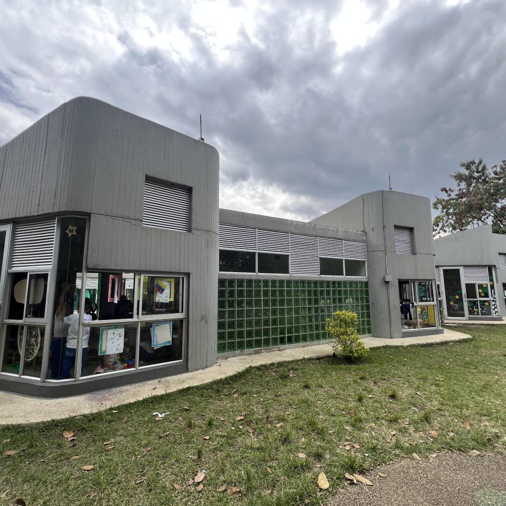 Las obras de mantenimiento del jardín Buen Comienzo en San Antonio de Prado incluyeron mejoras en infraestructura, juegos infantiles y redes eléctricas. FOTO: Empresa de Desarrollo Urbano