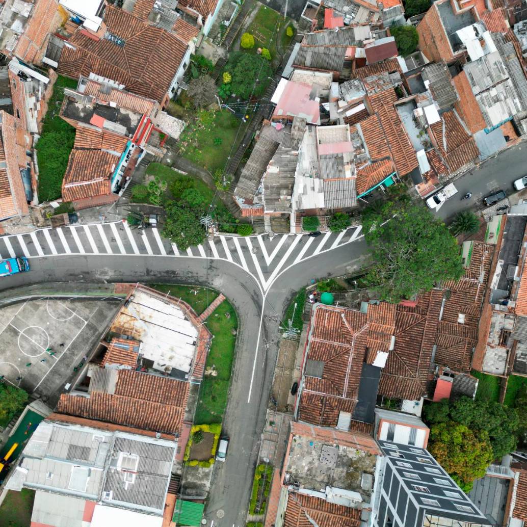 En la intervención se señalizaron las vías que quedan en un solo sentido para la circulación vehicular. FOTO: ALCALDÍA 