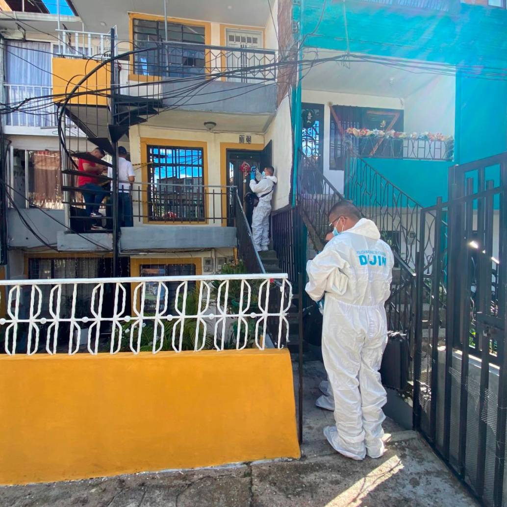El crimen ocurrió en una vivienda ubicada en un segundo piso del barrio Doce de Octubre. FOTO: ANDRÉS FELIPE OSORIO GARCÍA