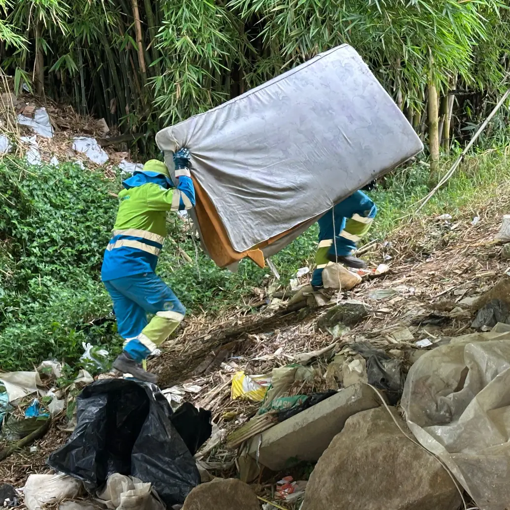 Operativo de intervención en el espacio público en Rionegro. FOTO: CORTESÍA