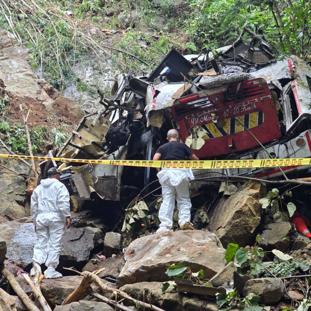 Imagen del accidente ocurrido en Remedios en el que murieron 17 estudiantes. FOTO: Manuel Saldarriaga