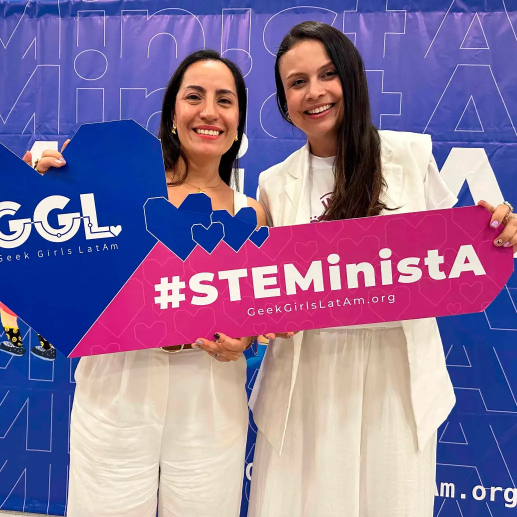 En la imagen Johana Prieto y Diana Salazar, fundadores de Geek Girls LatAm. <b>Foto: cortesía</b>