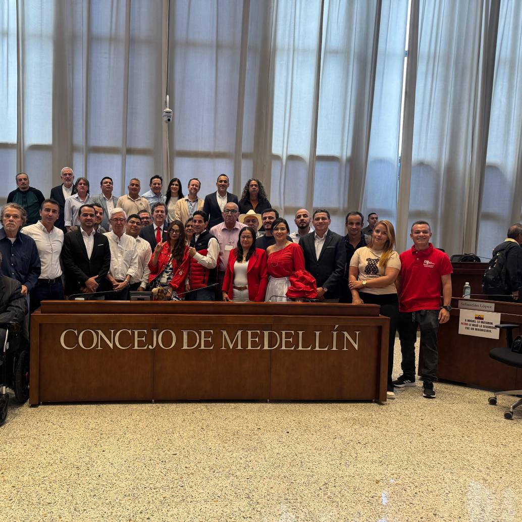 Dignidad y compromiso, Nuevo liberalismo y Mira anunciaron en el Concejo de Medellín los candidatos a la Cámara por Antioquia. FOTO: Cortesía