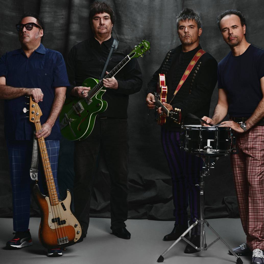 Los tres de Chile –de izquierda a derecha Titae Lindl, Álvaro Henríquez, Ángel Parra y Pancho Molina– se reunieron de nuevo y acaban de lanzar un disco. FOTO Cortesía