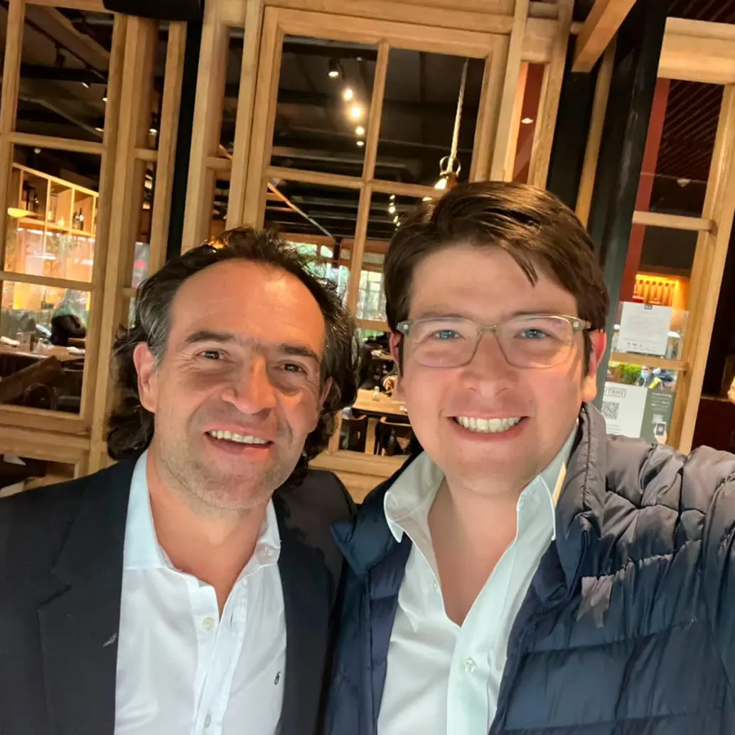 Federico Gutiérrez junto al senador Miguel Uribe Turbay. FOTO CORTESÍA 