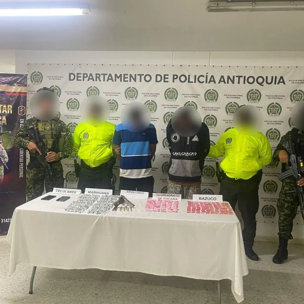 Algunos de los detenidos en la operación de las autoridades. FOTO: Cortesía