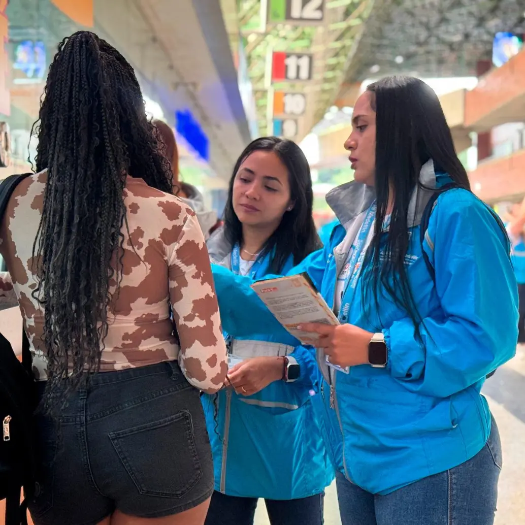 Las principales víctimas de trata de personas son mujeres, y a ellas se dirige especialmente la campaña para que no caigan en engaños. FOTO: ALCALDÍA