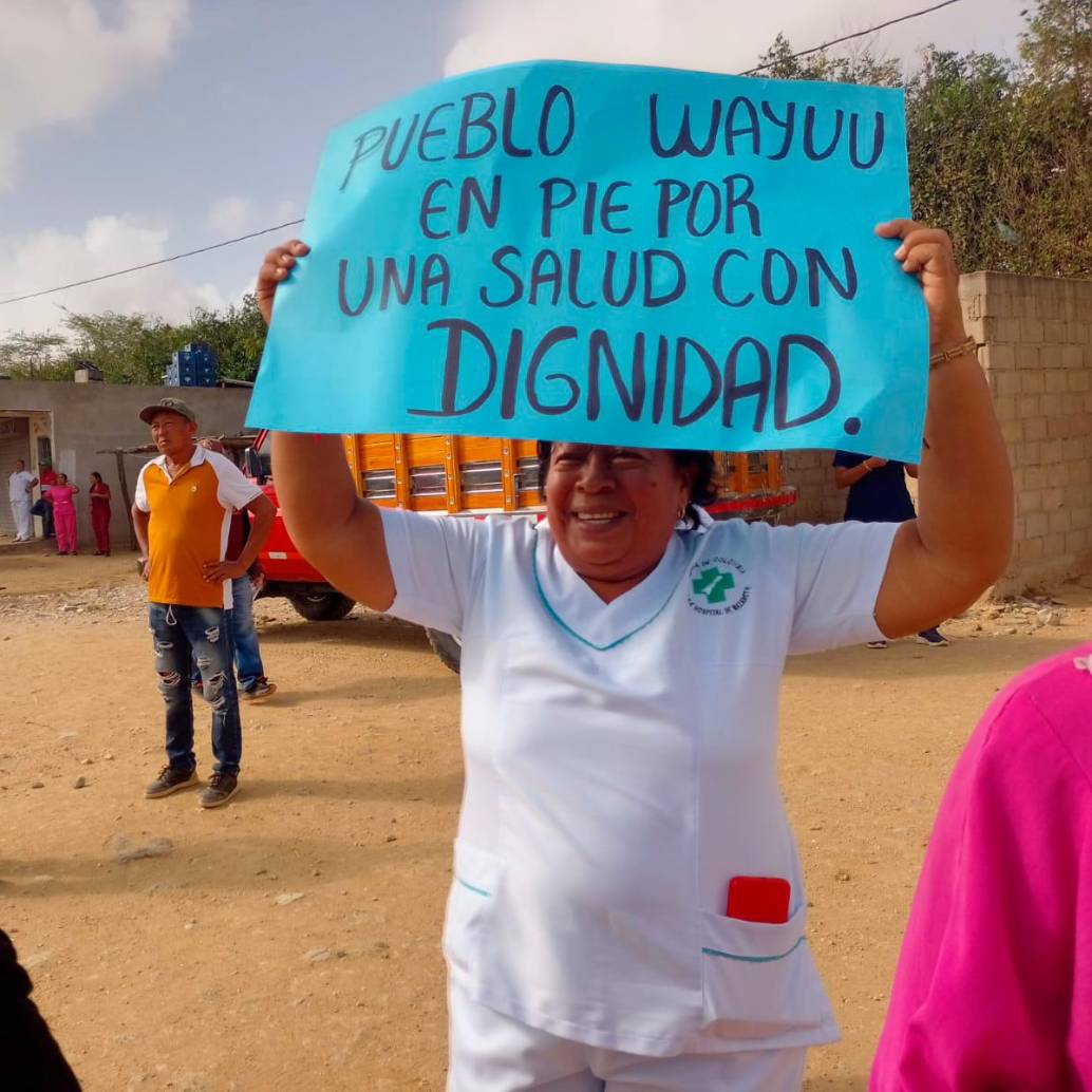 Protestas en las afueras del Hospital de Nazareth por parte de empleados y personal de salud. FOTO CORTESÍA
