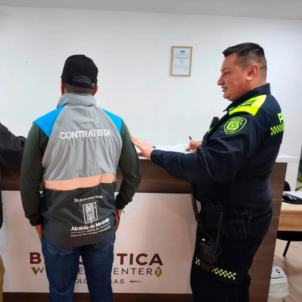 A la IPS la señalan de pedir documentos e información sensible; luego recibían mensajes de entidades bancarias hablando de solicitudes de crédito. FOTO: TOMADA DE X