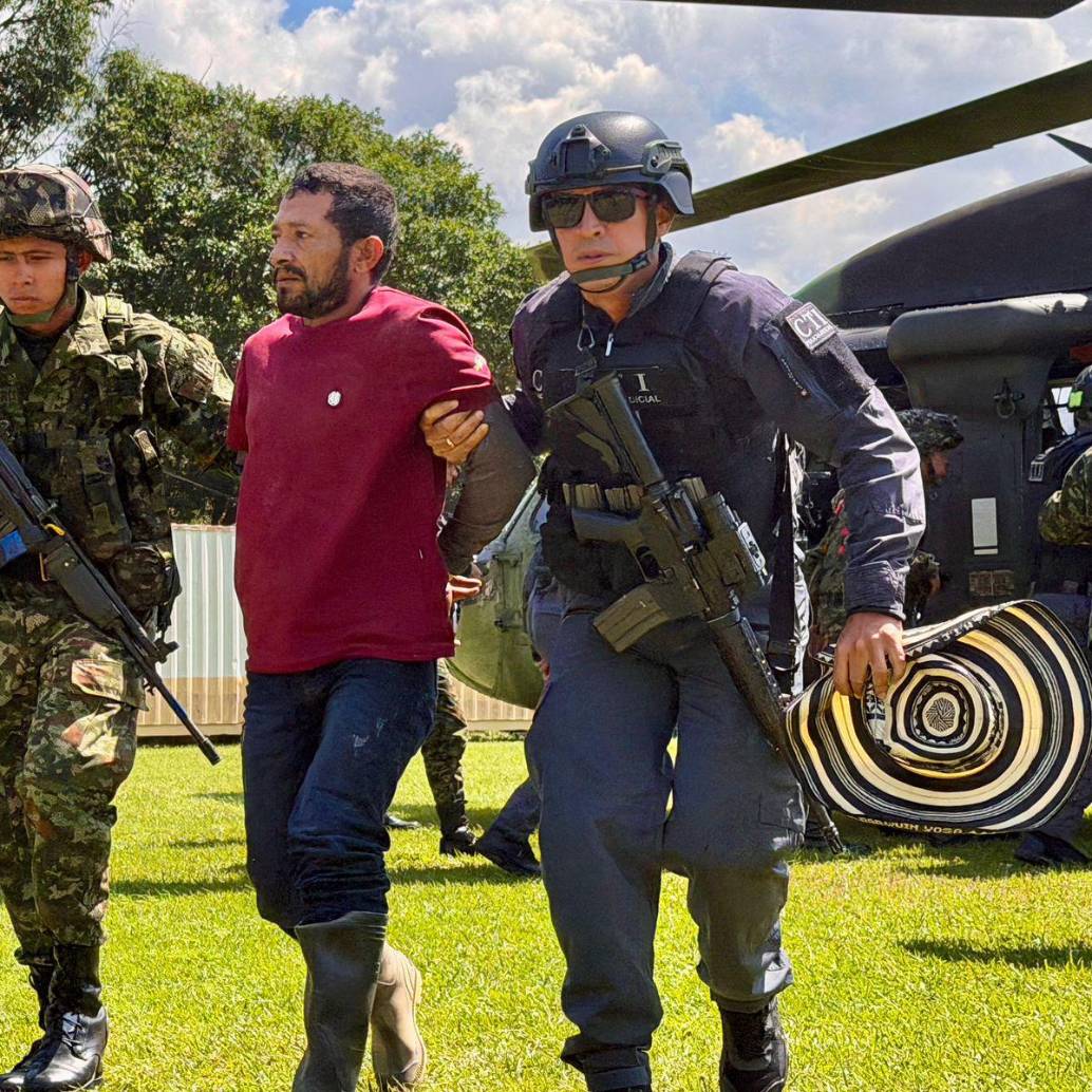 Wilmar de Jesús Graciano Molina, alias Román o Tres Codos, fue capturado en un gran operativo que se realizó en el municipio de Ituango, Norte antioqueño. FOTO: <b>CORTESÍA EJÉRCITO NACIONAL</b>
