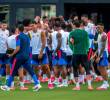 En la imagen se ve a Richard Ríos sonriente, una muestra del ambiente positivo que vive la Selección en el Mundial. FOTO
