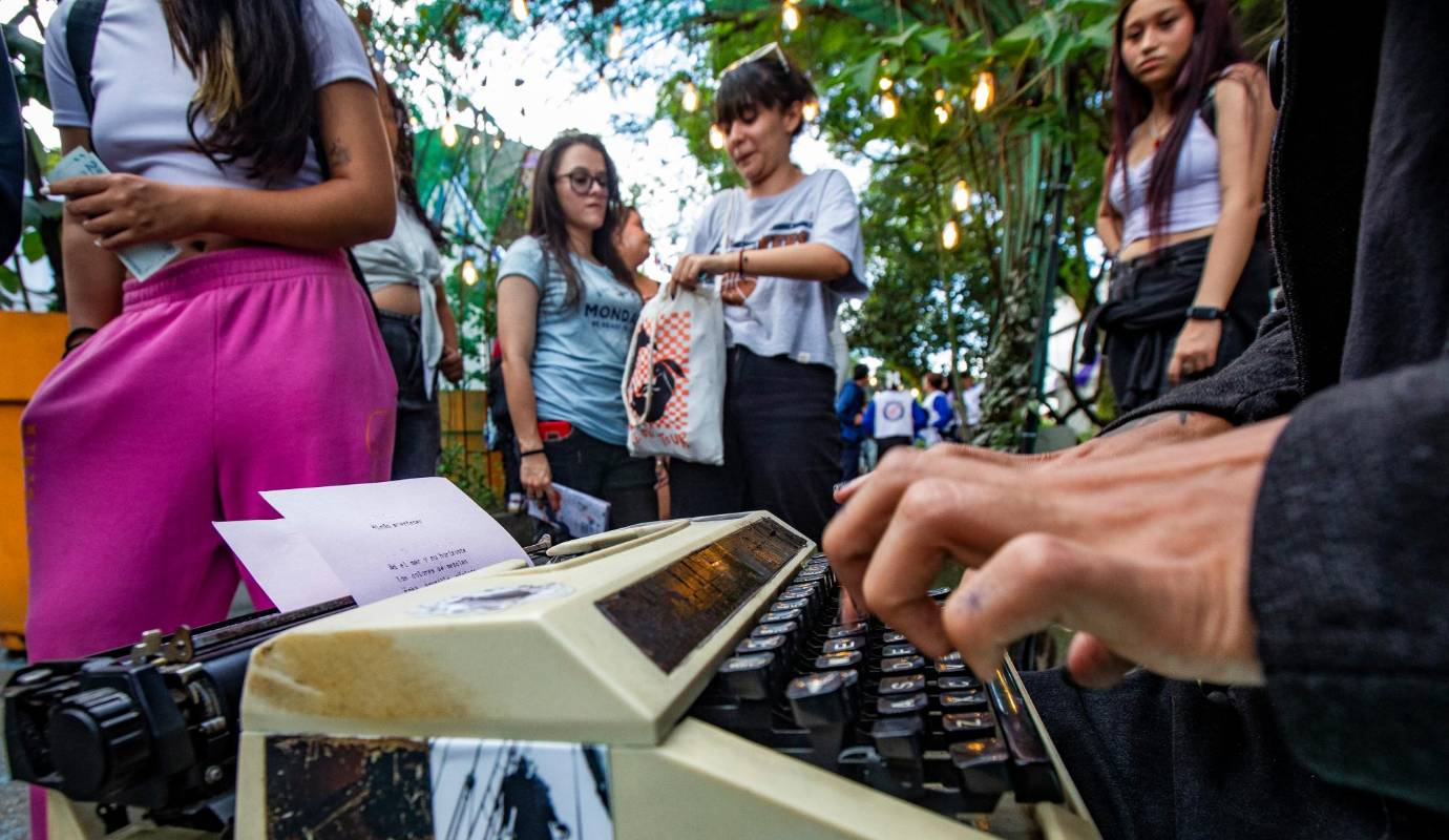 La Feria Popular Días del Libro es un evento gratuito y abierto al público, con el objetivo de democratizar el acceso a la cultura y promover el hábito de la lectura. Fotos: Esneyder Gutiérrez 