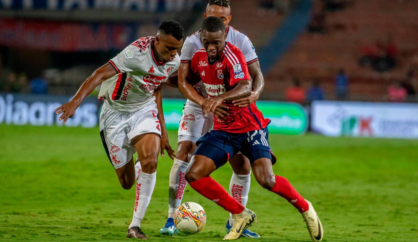 El equipo de César Farías venció 1-4 a DIM en el Atanasio Girardot y llegó a 19 unidades para meterse octavo en la tabla de posiciones. Foto: Juan Antonio Sánchez