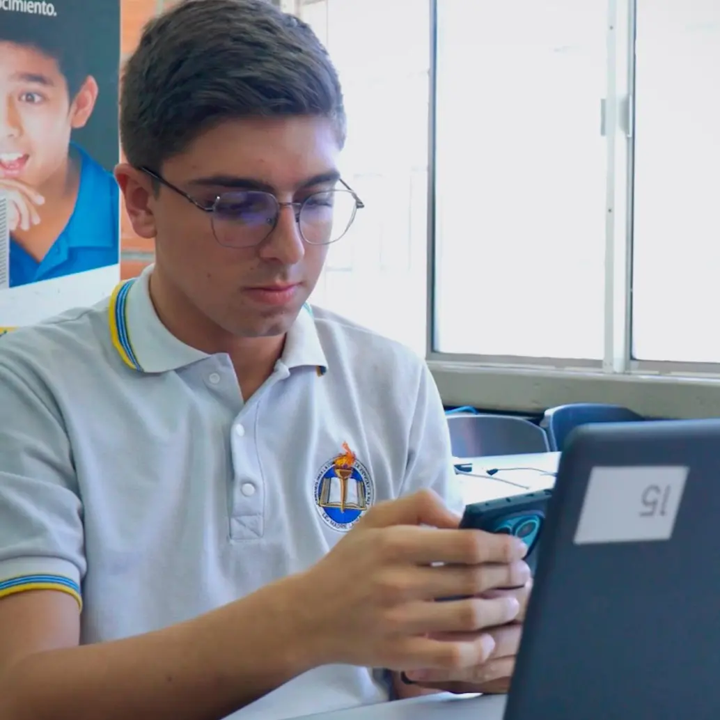 Juan José Gómez será el único alumno de un colegio público dentro de la selección nacional que representará a Colombia en China. FOTO: ALCALDÍA