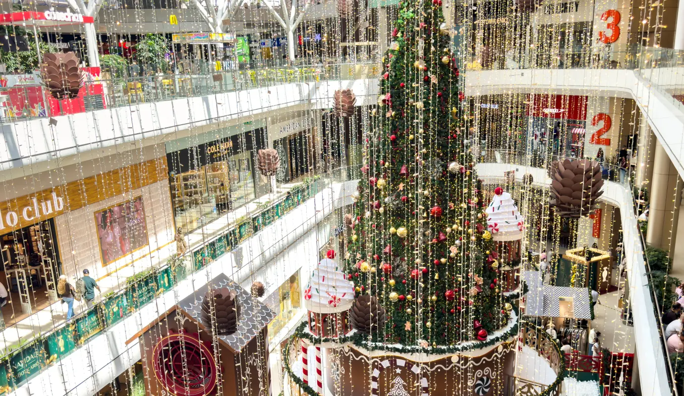 Centro comercial Viva Envigado. Desde finales de noviembre, estos lugares han preparado una variada programación que combina la tradición con la innovación. Foto: Camilo Suárez Echeverry