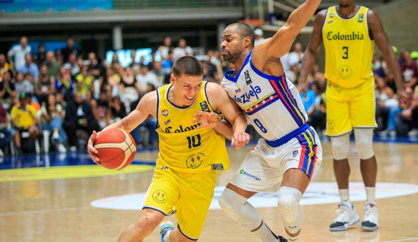 Hansel Atencia cumplió con una gran función de marca y también aportó puntos importantes en la victoria local. Foto: Camilo Suárez Echeverry