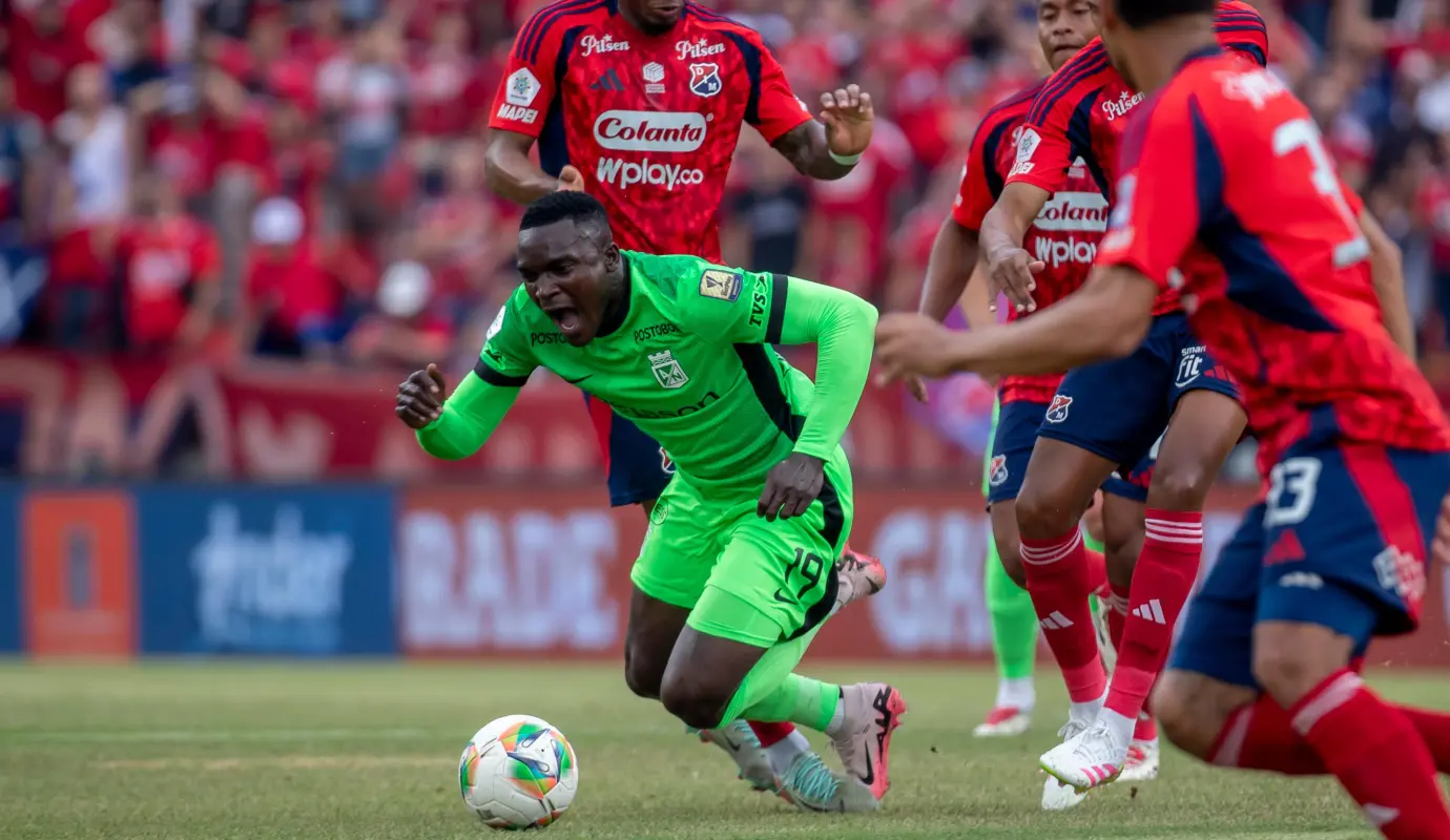 Con este empate, Nacional alcanzó los 32 puntos y se mantiene en el segundo lugar de la clasificación, mientras que Medellín llegó a 29 unidades y continúa en el grupo de los ocho mejores del torneo. Foto: Juan Antonio Sánchez.